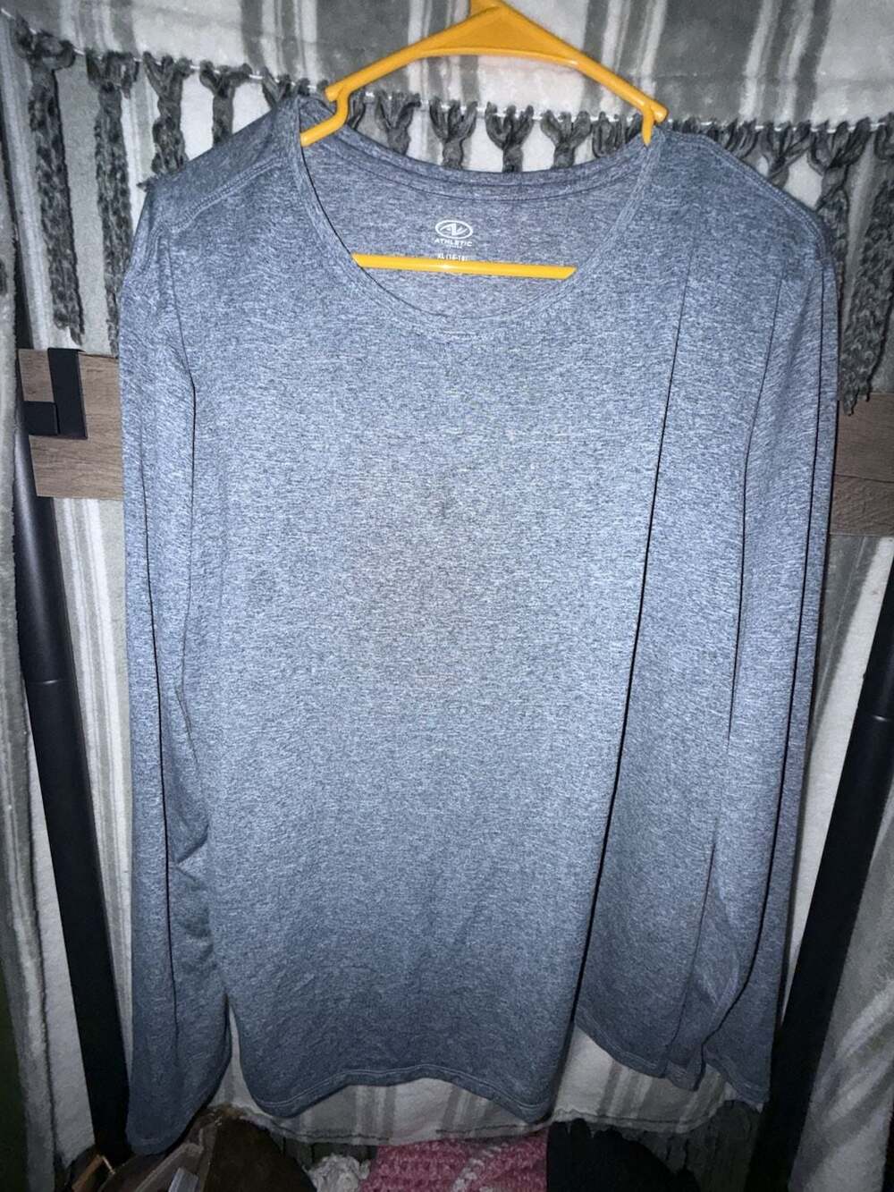 Athletic Works Long Sleeve Crew Neck Shirt Size XL (16-18) Gray Heather